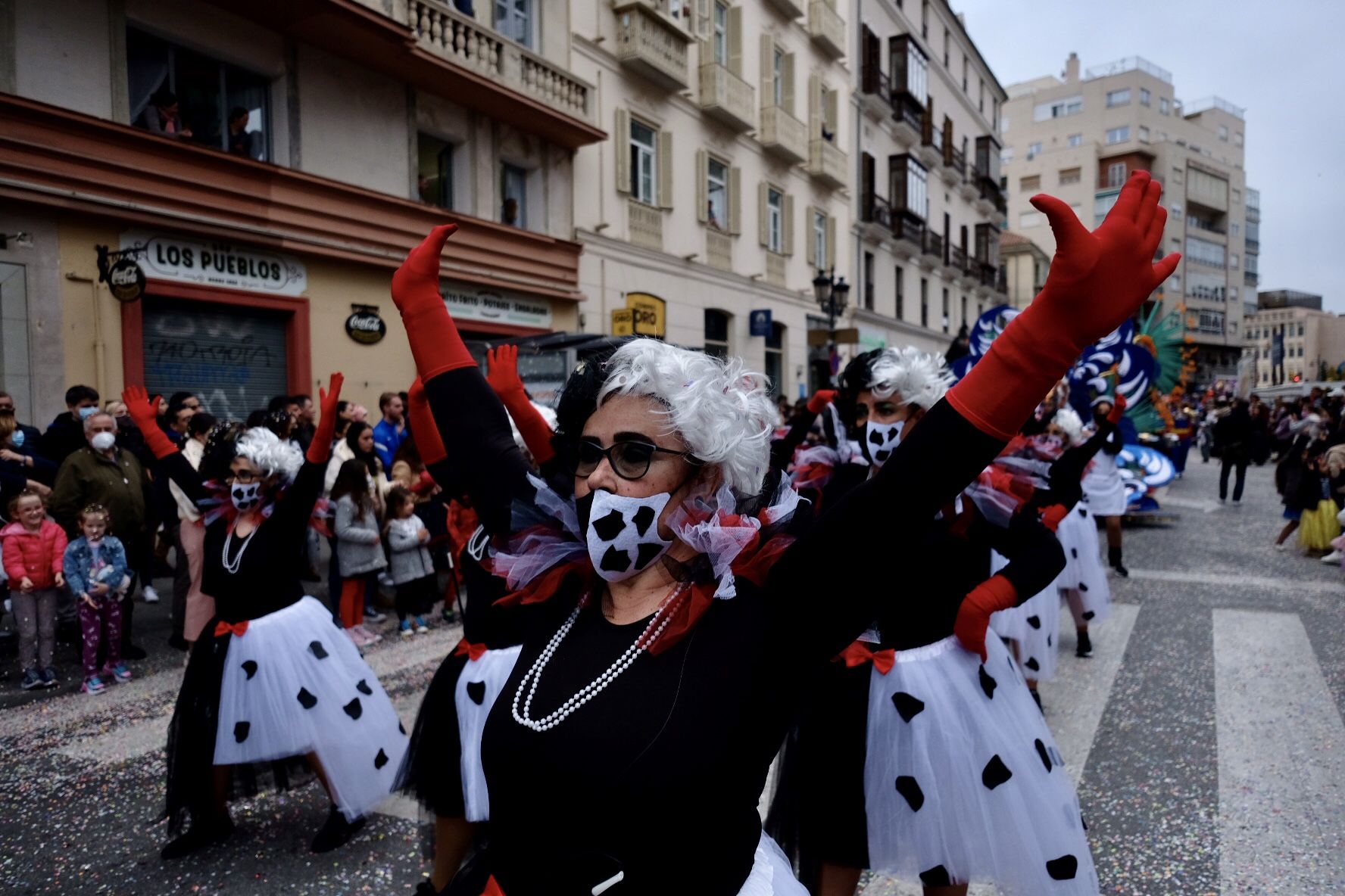 El Carnaval de Málaga toma la calle con el desfile