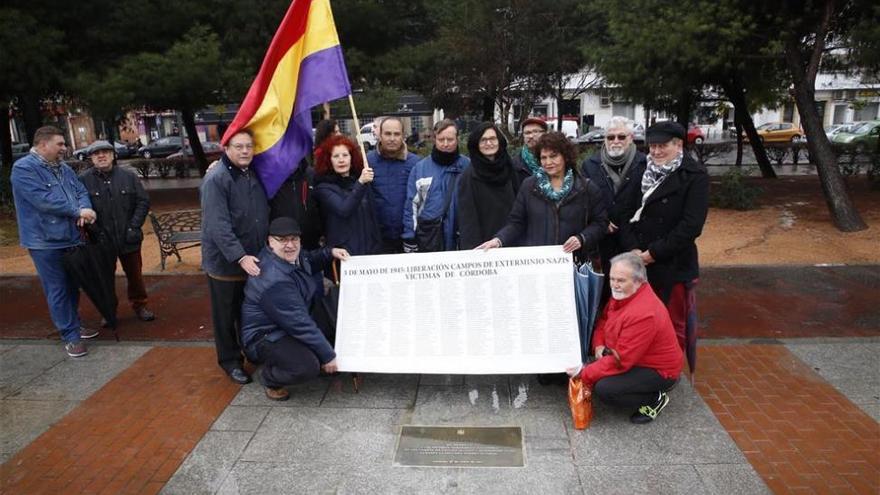 Una placa recuerda en Córdoba a las víctimas del exterminio nazi