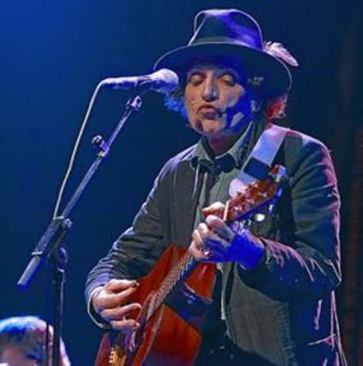 Xavier Baró, vestit a l’estil Dylan, en el seu concert a Luz de Gas. Xavier Baró, vestit a l’estil Dylan, en el seu concert a Luz de Gas.