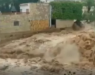 Rescates de conductores, achiques y corte de la AP-7 y la 340 en Vinaròs por la tromba de agua