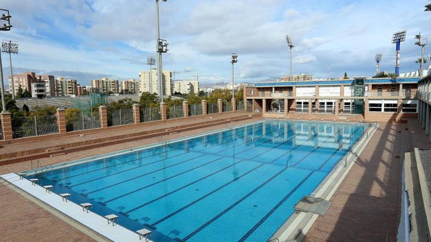 Vista de la piscina exterior del Tossal.