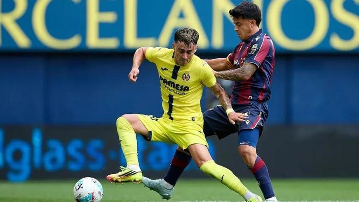 El Levante UD presenta sus nuevas camisetas