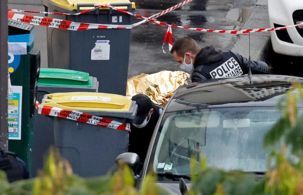 Cuatro heridos por arma blanca en París.