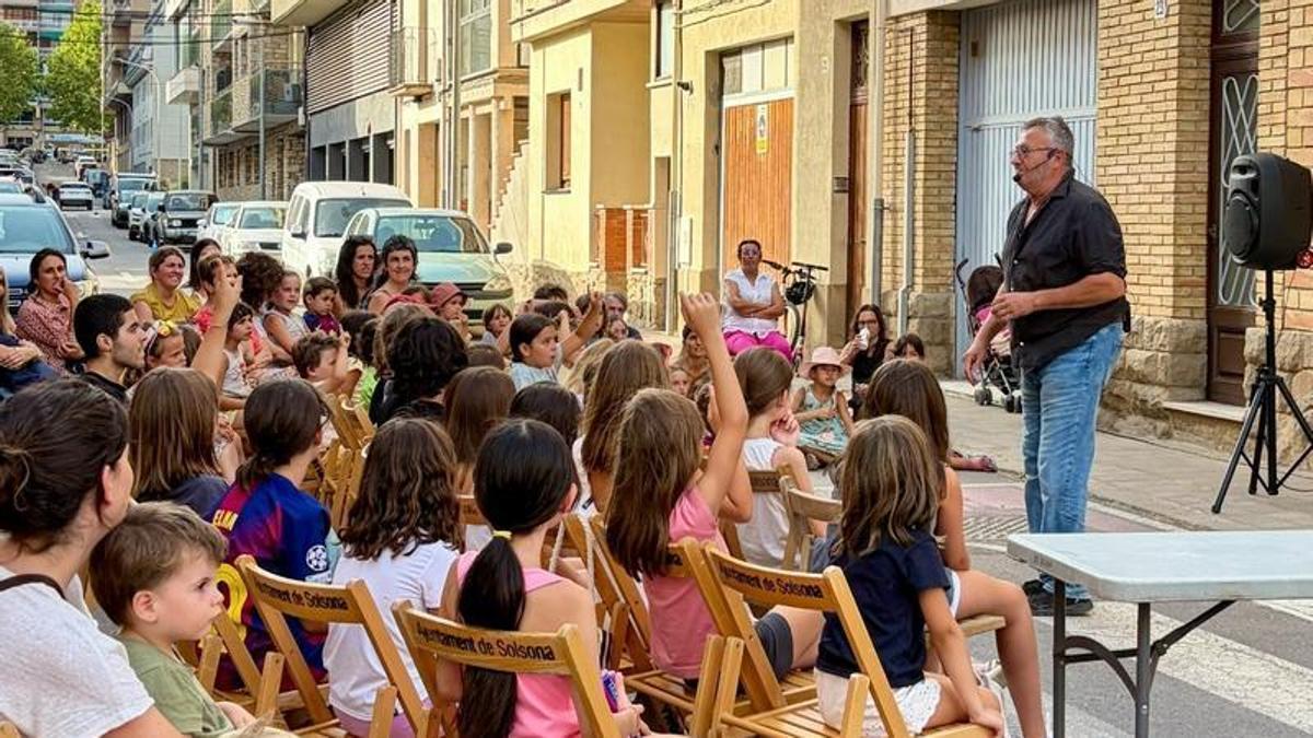 Una sessió de contes del cicle Freqüència de barri