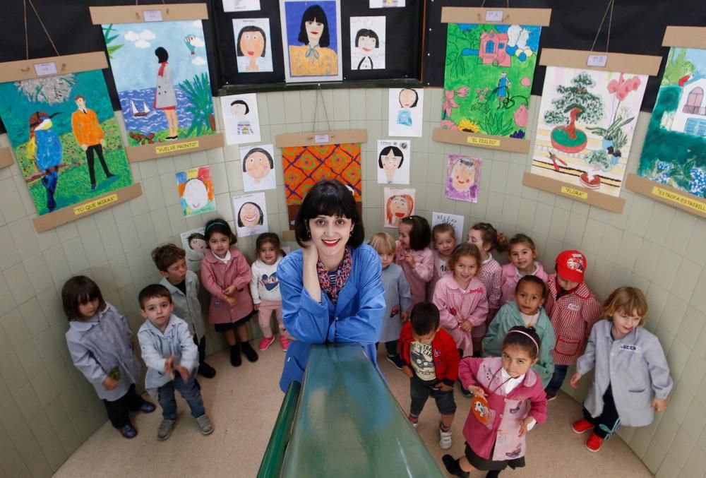 Helena Toraño visita el colegio del Colloto