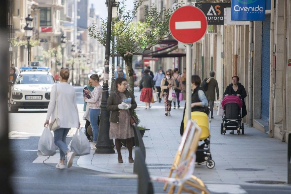 Ambiente en terrazas y calles de A Estrada.