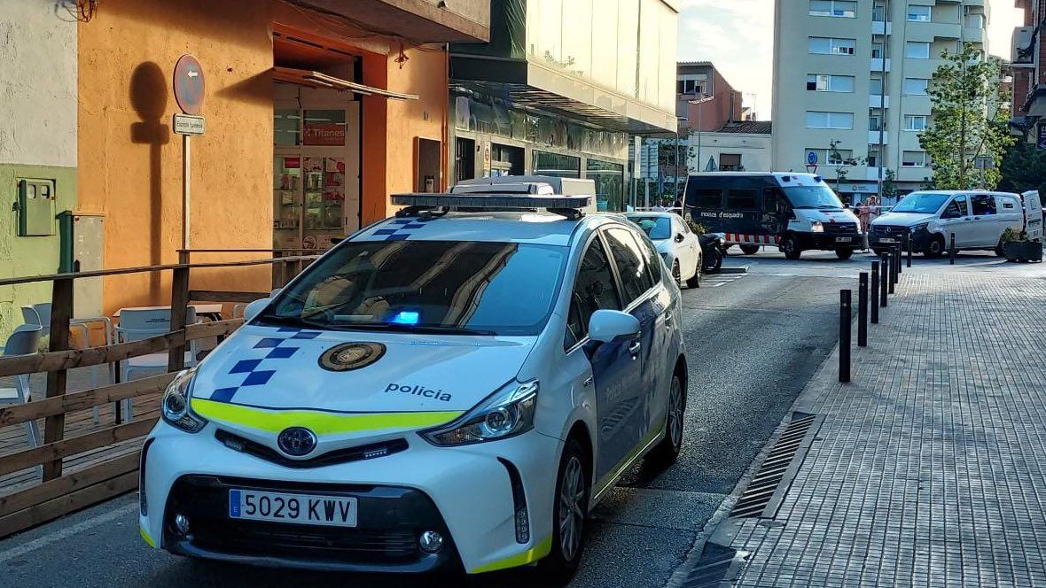 Un vehículo de la Policía Municipal de Terrassa que participó en el operativo