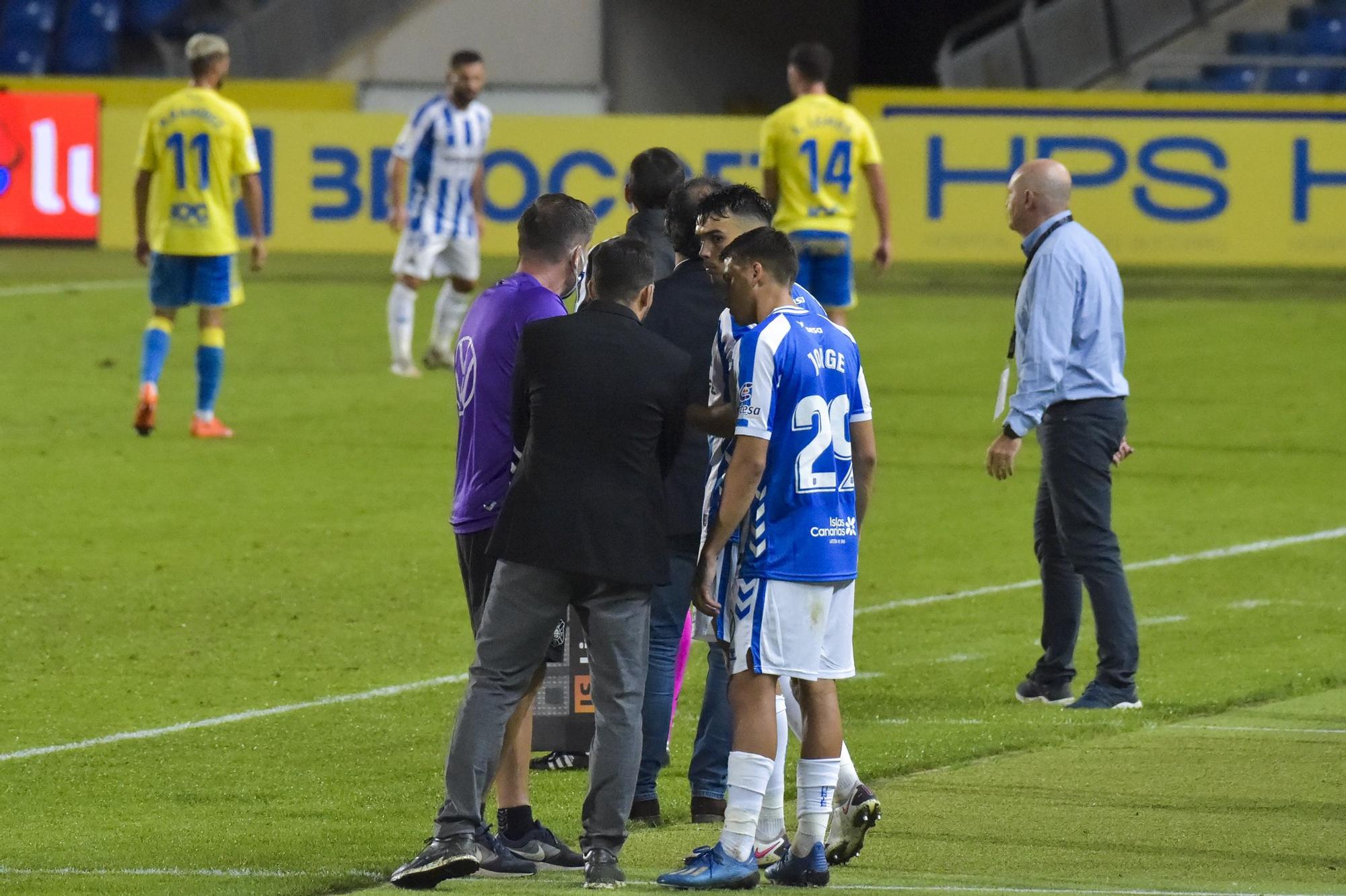 El partido del derbi UD Las Palmas - CD Tenerife, en imágenes