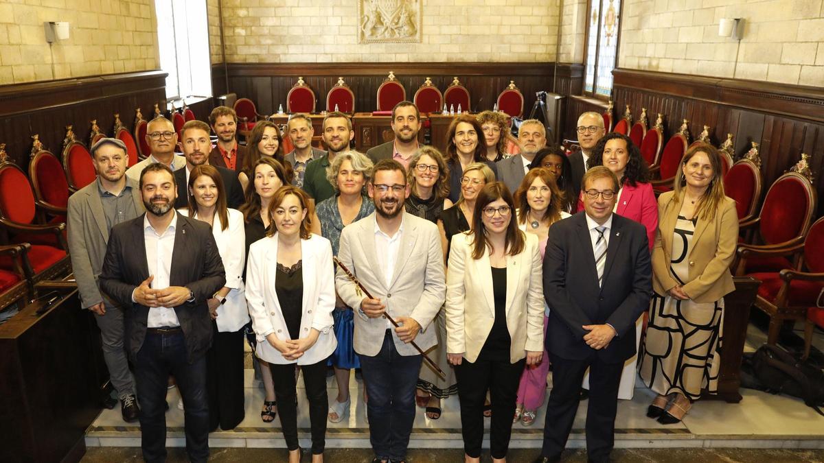 Els regidors de l’Ajuntament de Girona d’aquest mandat, excepte el de VOX, absent en la foto institucional.