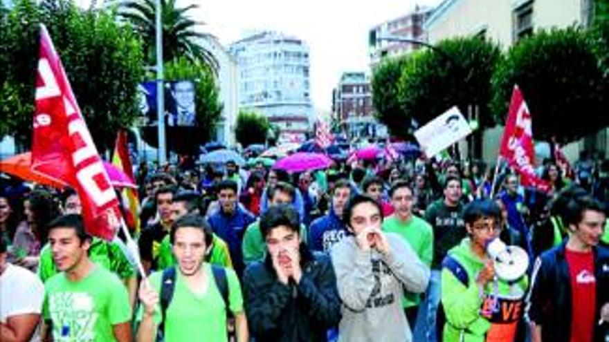 Una manifestación de 2.500 personas rechaza la &#039;ley Wert&#039; en Badajoz