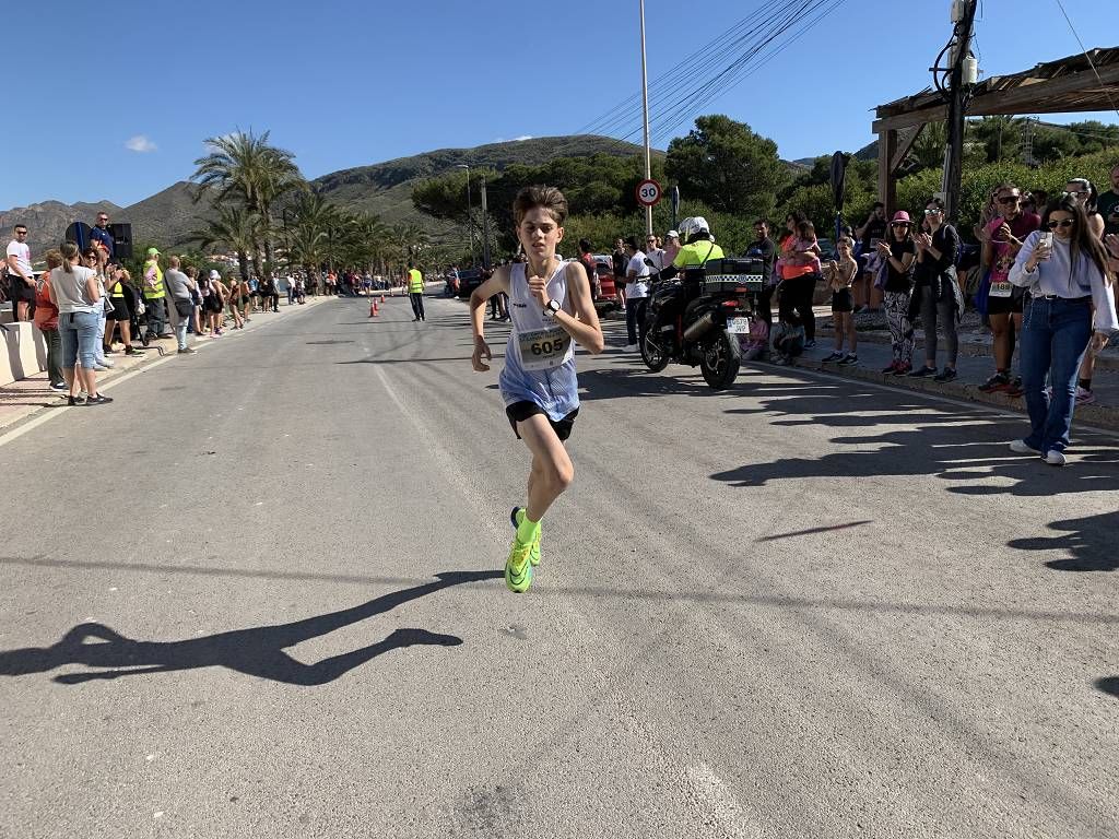 Imágenes de la carrera popular en La Azohia este sábado