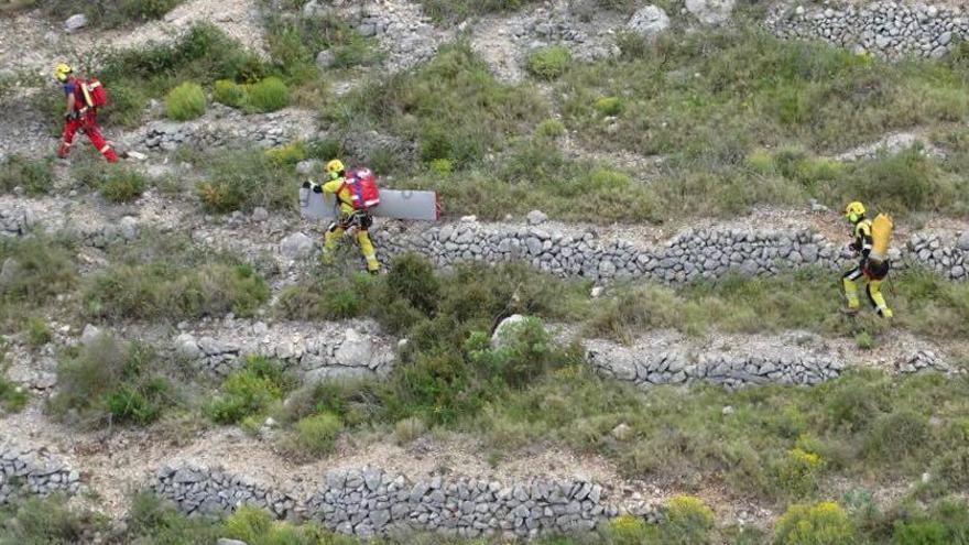 Rescatan en helicóptero a un senderista alemán de 59 años en el Cavall Verd de Vall de Laguar