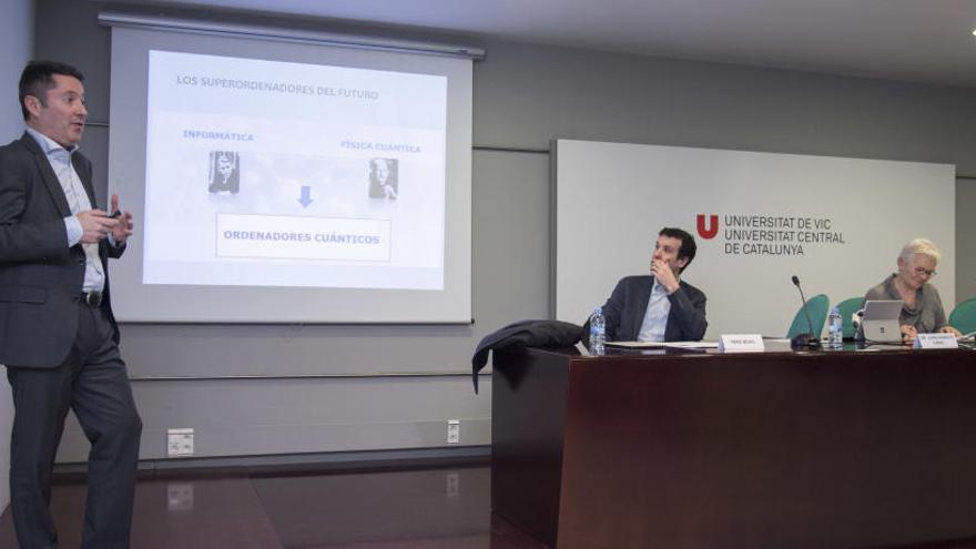 Juan Ignacio Cirac, ahir a la sala d&#039;actes de la FUB en l&#039;acte dels premis La Ciència i els Infants