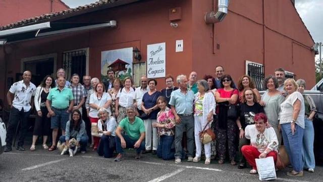 Asistentes a la comida. |