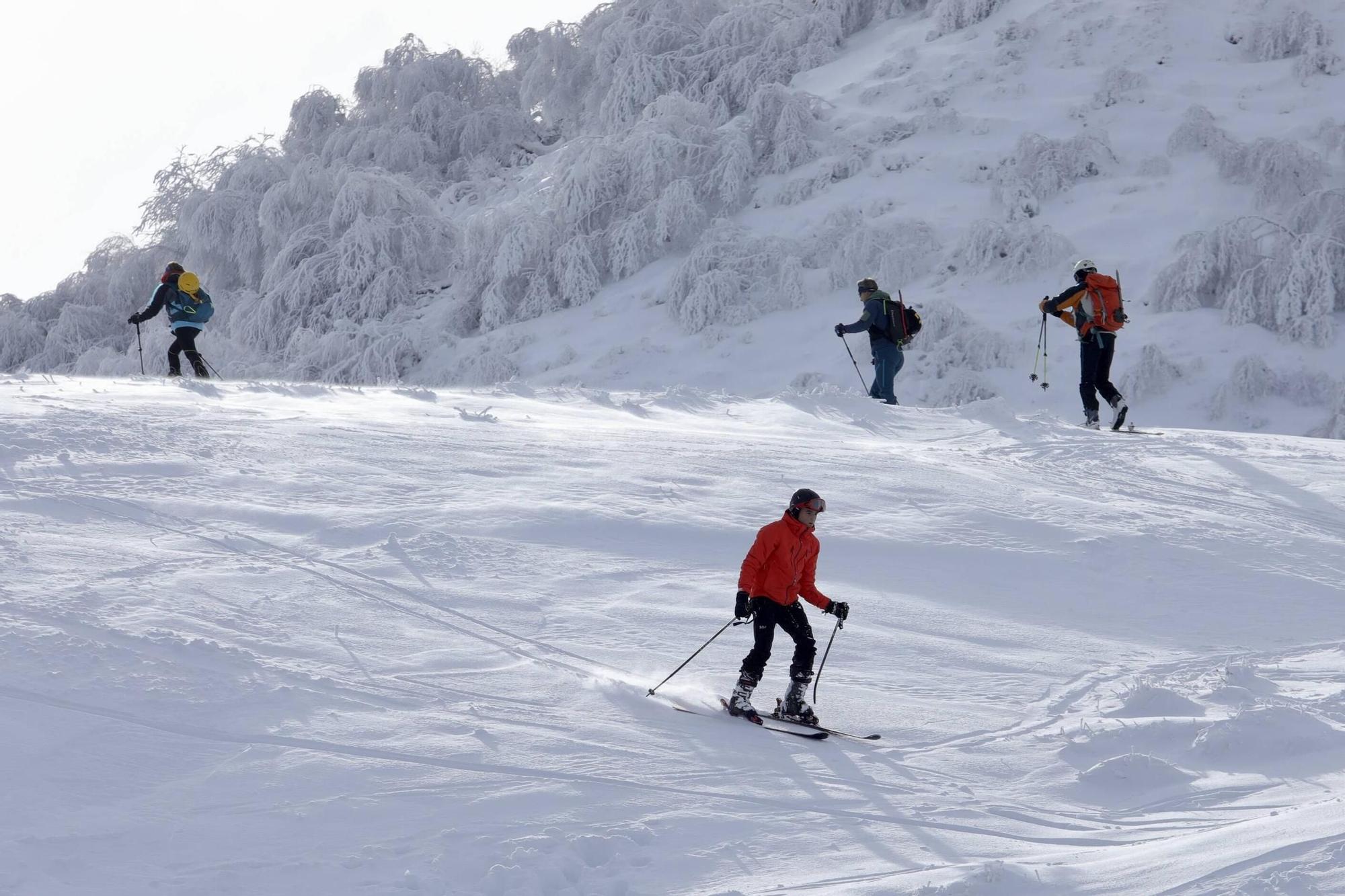 Así fue el esreno de la temporada de esquí en Pajares