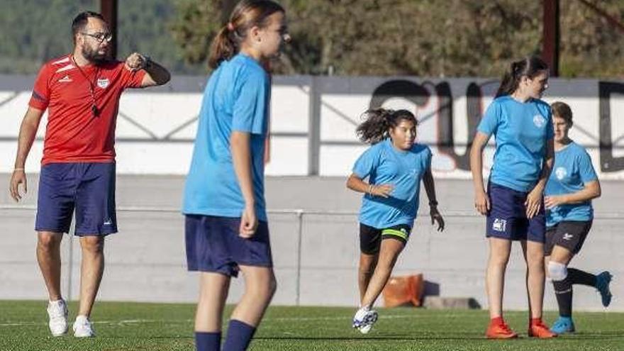 Un entrenamiento del Rosalía en Velle. // EFF Rosalía