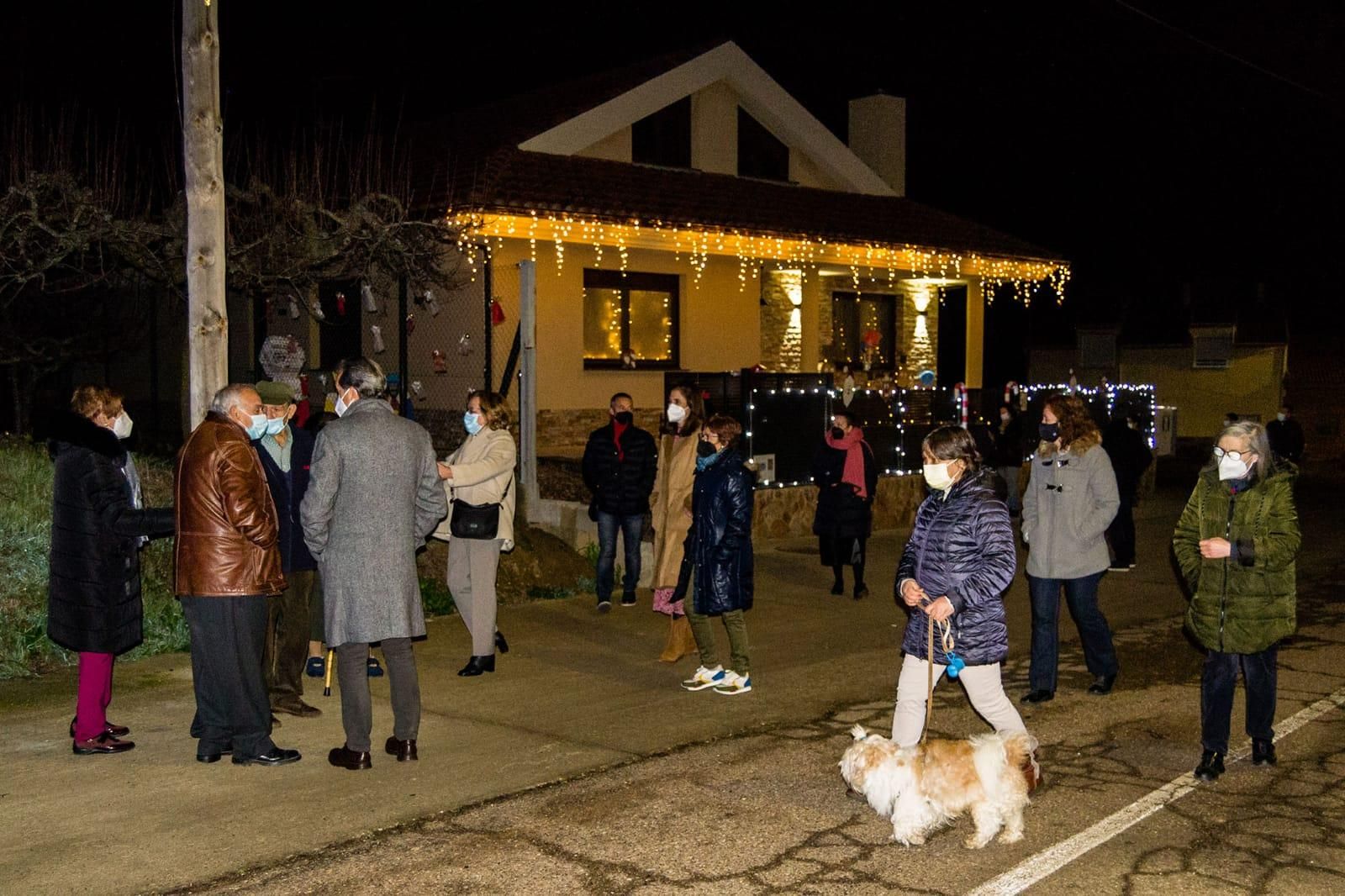 Tábara cierra la Navidad entre luces y colores