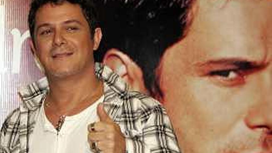 Ibolele se queda el concierto de Alejandro Sanz como mediadora