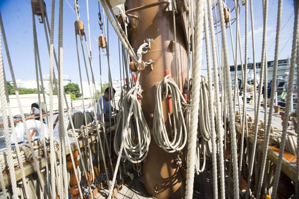 El ''Unión'', de la Armada de Perú, en A Coruña