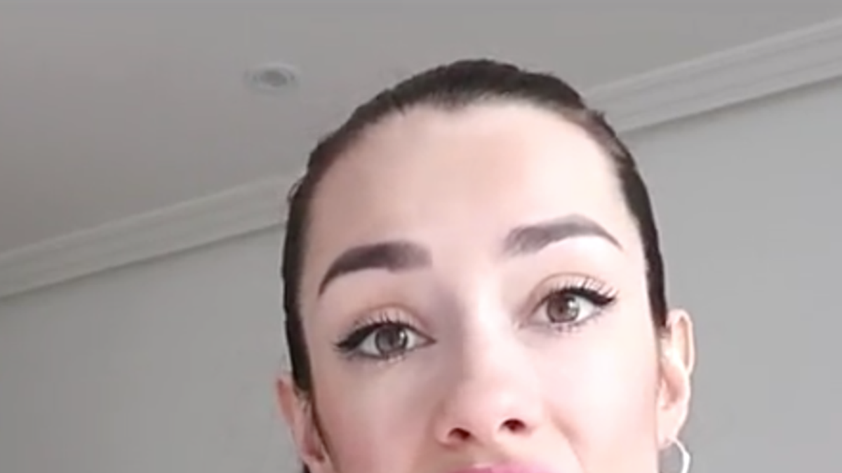 Adara Molinero en su canal de Mtmad