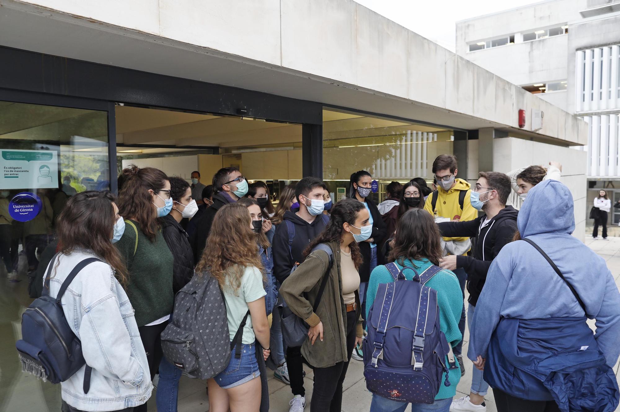 Nova protesta contra l'obligatorietat de la tercera llengua a la UdG