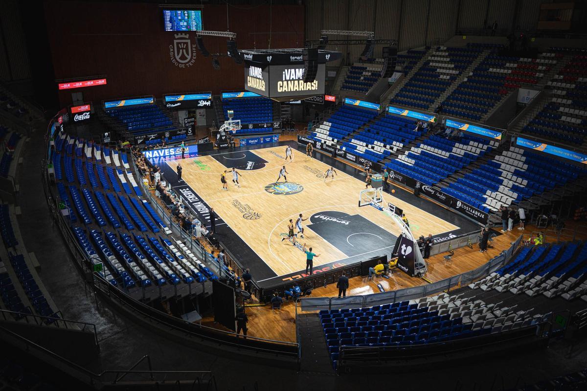 El Santiago Martín, vacío durante el duelo frente al Herzliya.