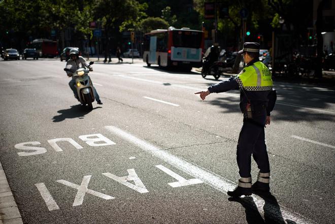 Control a motocicletas de la Guardia Urbana de Barcelona