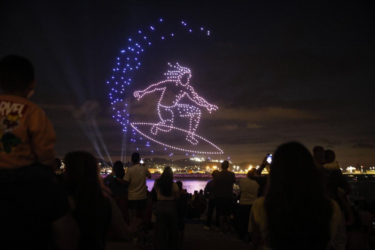 Así fue el espectáculo de drones de Gijón. Así fue el espectáculo de drones de Gijón.