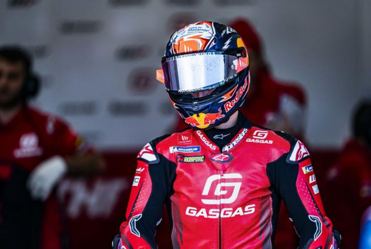 Acosta le toma el pulso a MotoGP | MT HELMETS