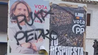 Insultos y símbolos nazis en los carteles electorales del PSPV en un pueblo de Castellón