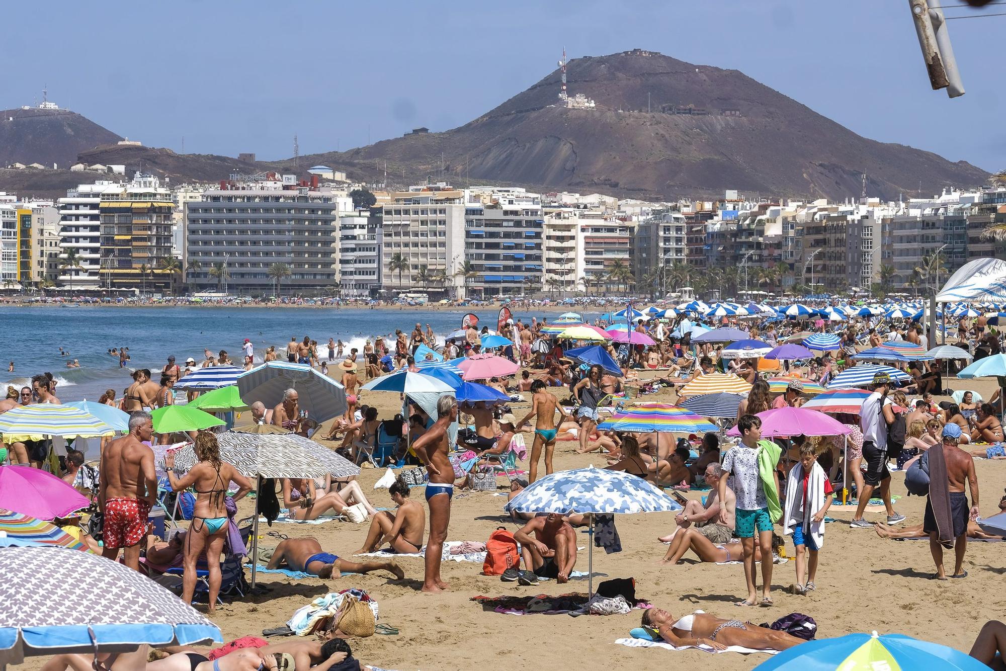 Calor y ligera calima en Las Palmas de Gran Canaria (30/09/2023)