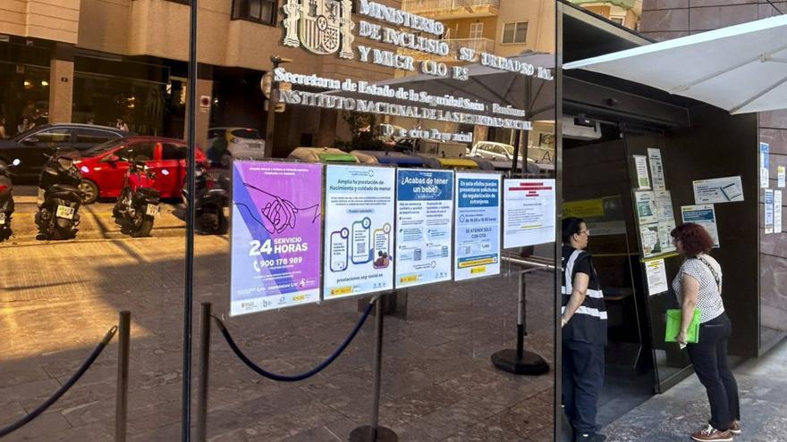 Multan a un restaurador que usaba a sus empleados que cobraban del paro