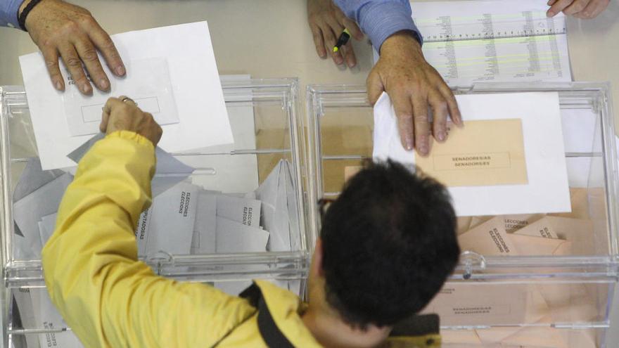 Votantes en las pasadas elecciones de 2011.