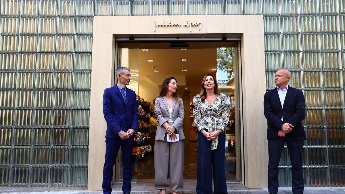 Inauguración de Julián López