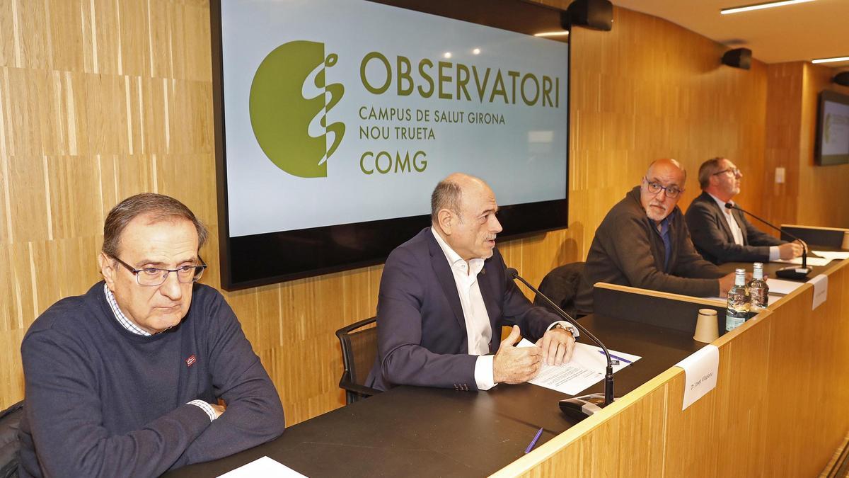 Alguns dels membres de l'Observatori, en la roda de premsa d'aquest matí.