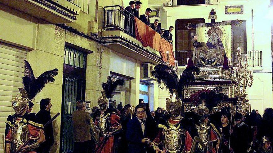 Virgen de las Angustias: Impresionante grupo escultórico atribuido al círculo de José de Mora, que llegó a Cabra en la segunda mitad del siglo XVII.