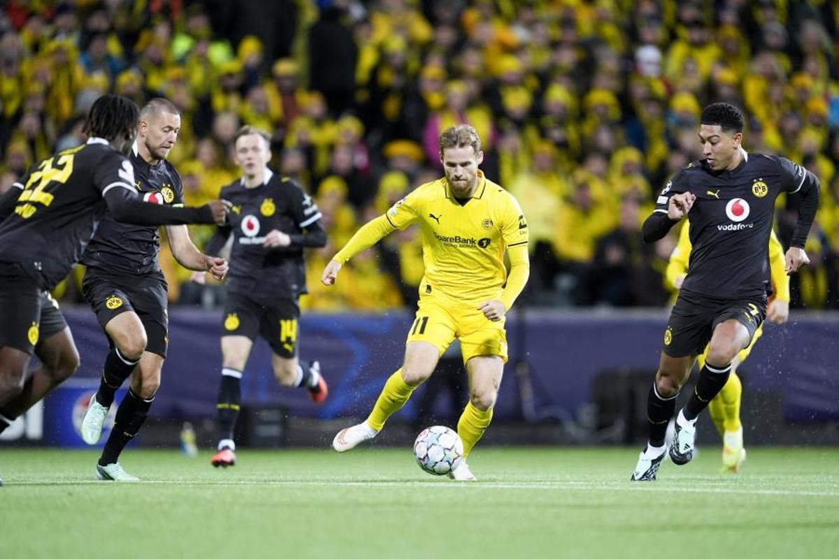 El Dortmund y el Bodø/Glimt durante el partido de Champions League