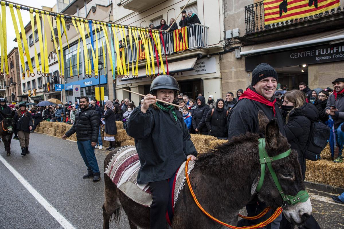 La cercavila de cavalleries i xarrets de Puig-reig s'ha celebrat amb normalitat tot i la pluja La cercavila de cavalleries i xarrets de Puig-reig s'ha celebrat amb normalitat tot i la pluja