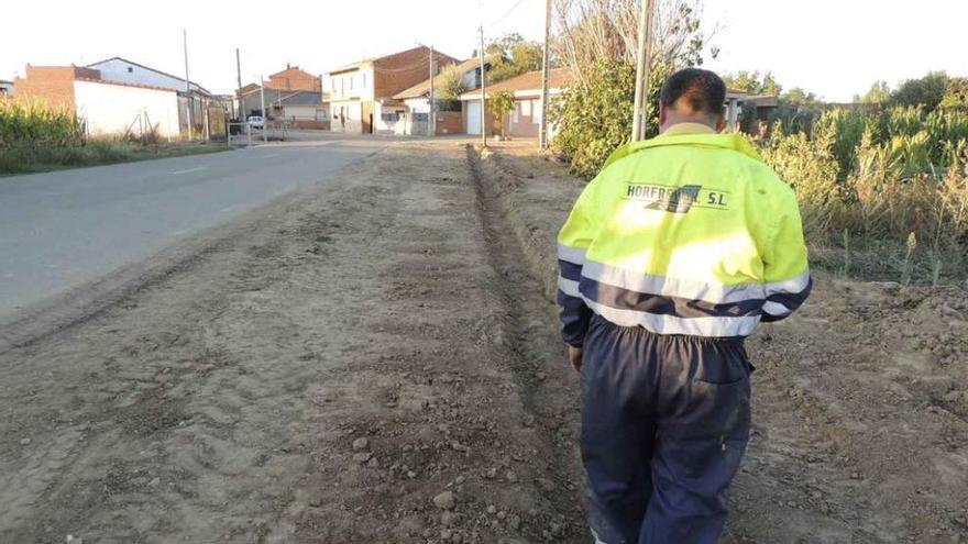 Obras en el acceso a Manganeses.