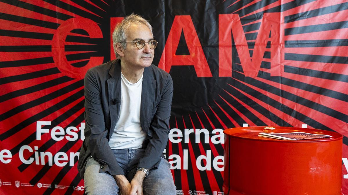 El cineasta francès Olivier Assayas rep un dels premis d'Honor del festival Clam