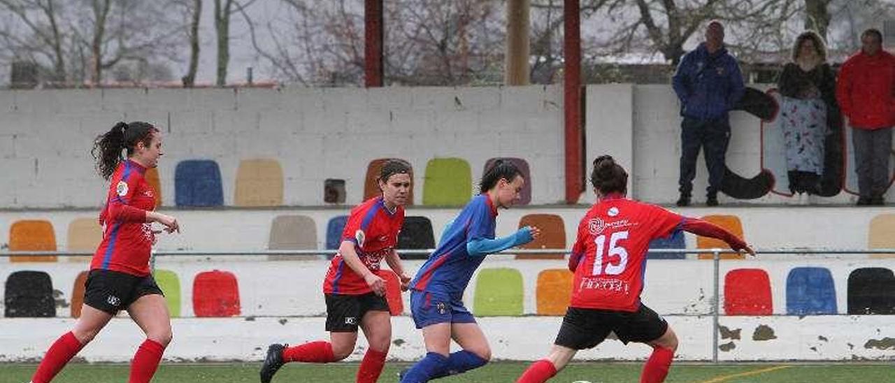 Un lance de un partido de la UD Ourense. // Iñaki Osorio