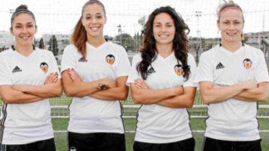 Natalia Gaitán, Paula Nicart, Ivana Andrés y Joyce forman una de las mejores líneas de cuatro defensas de la Liga Iberdrola.