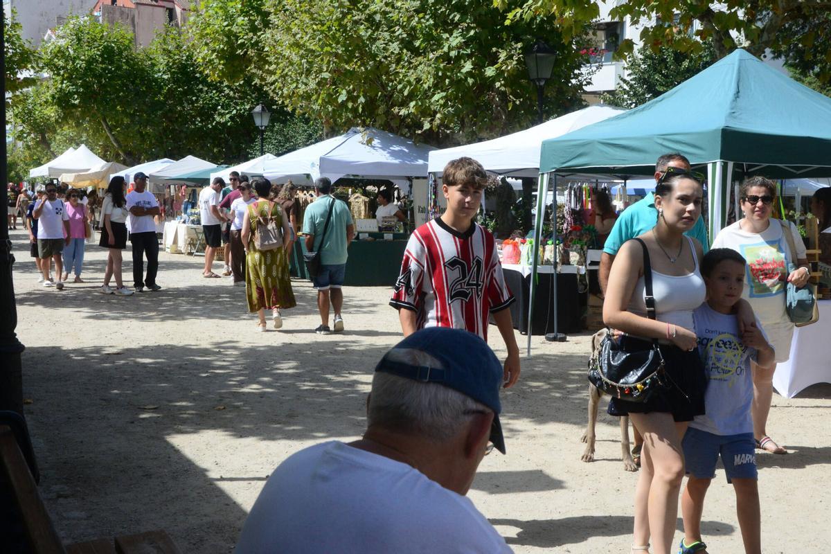 Música, artesanía y gastronomía inundan Cangas con el Satur-Day Fest. Música, artesanía y gastronomía inundan Cangas con el Satur-Day Fest.