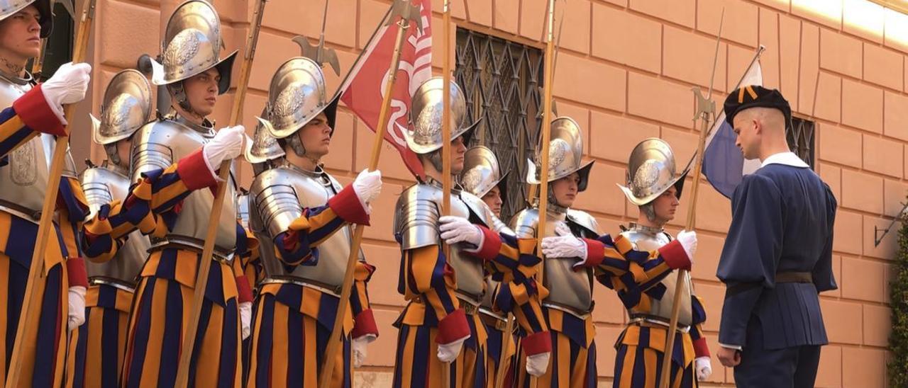 La milenaria Guardia Suiza del Papa, en la encrucijada de modernizarse