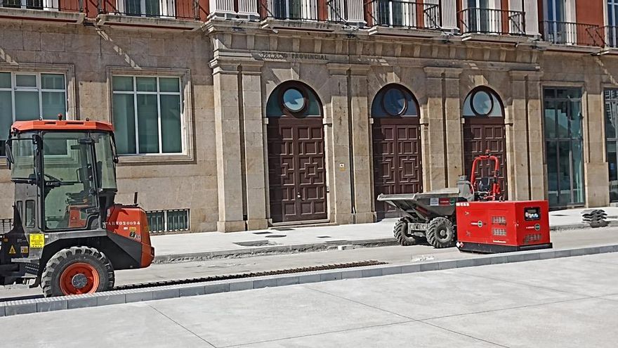 El sector cultural alerta que la peatonalización de los Cantones obstaculiza al teatro Colón