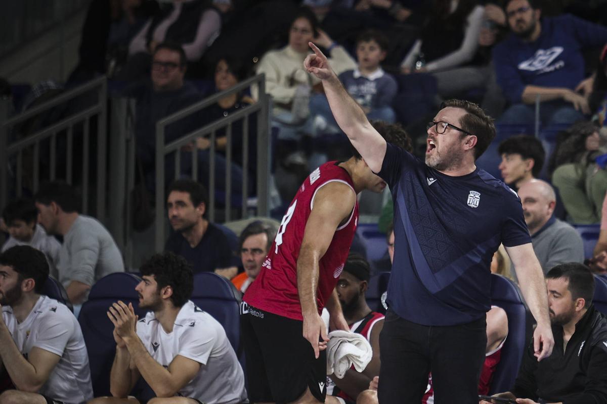 EN IMÁGENES: El Alimerka Oviedo Baloncesto se impone por 92-80 al Caesa Cartagena en el Palacio de los Deportes