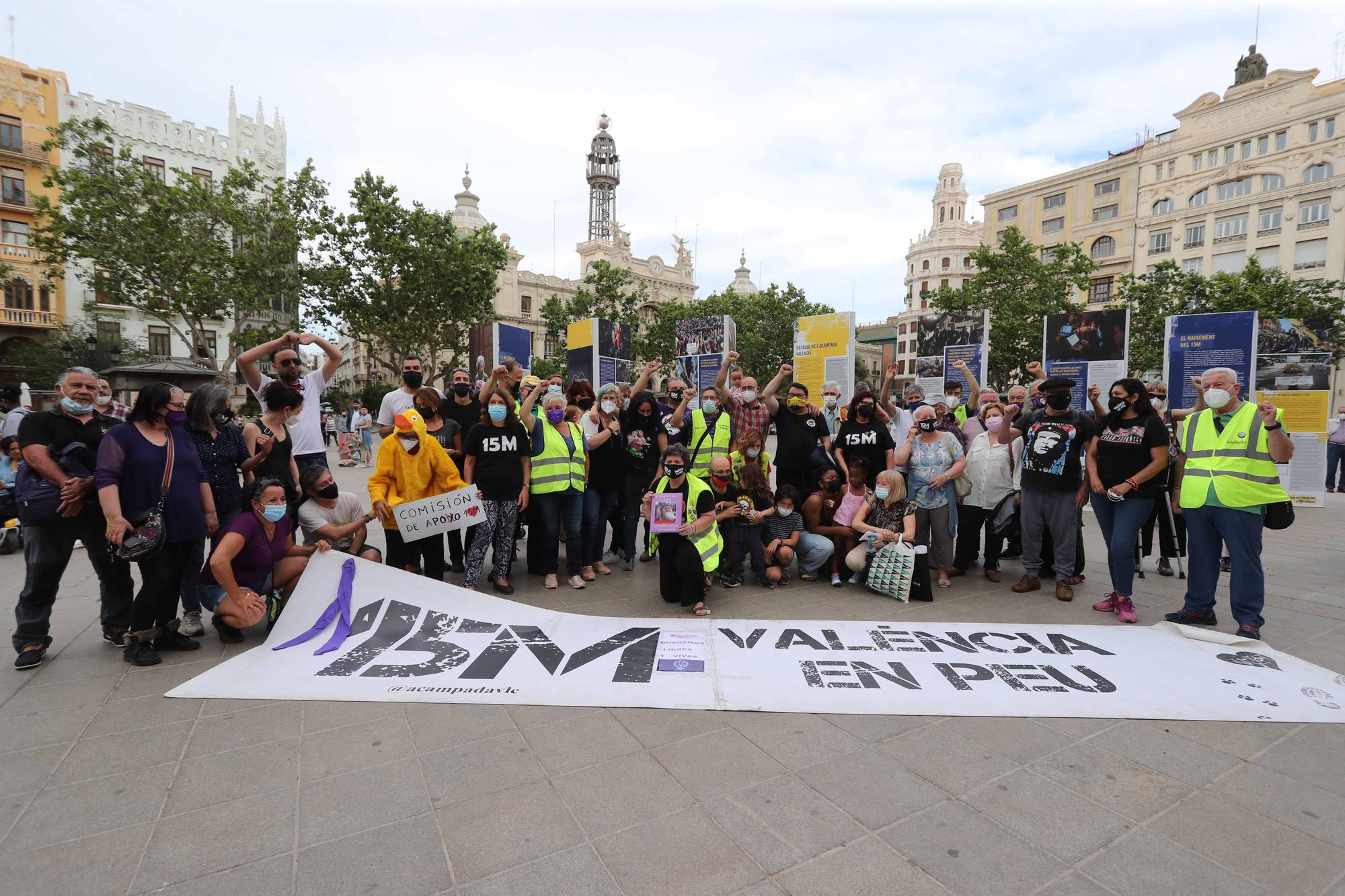 Diversos colectivos denuncian en València la "represión" de Colombia a las concentraciones por la paz