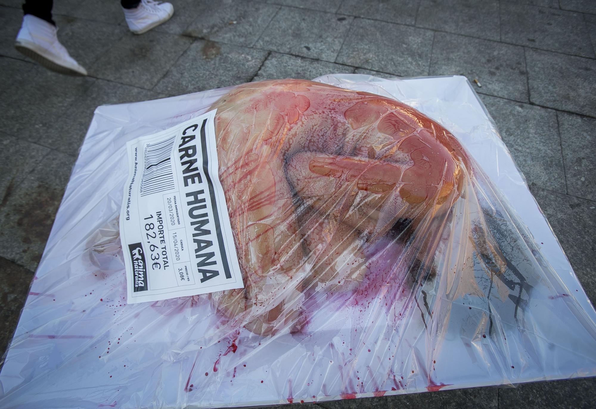 Protesta por el consumo de carne animal en Alicante