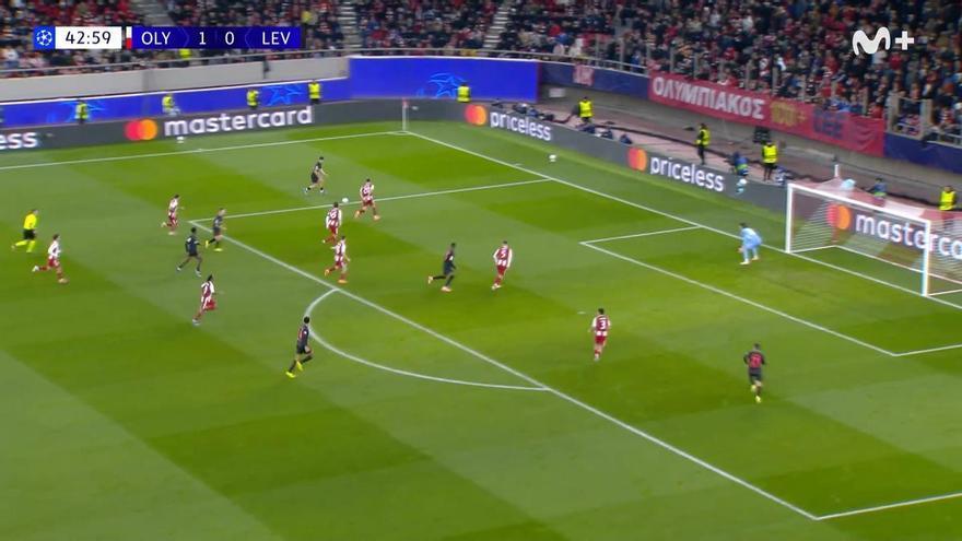 El Olympiacos se impone al Leverkusen por dos goles de diferencia