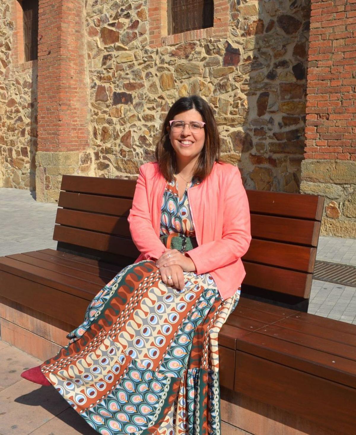 La alcaldesa de Benavente, Beatriz Asensio, en pleno centro urbano. | E. P.